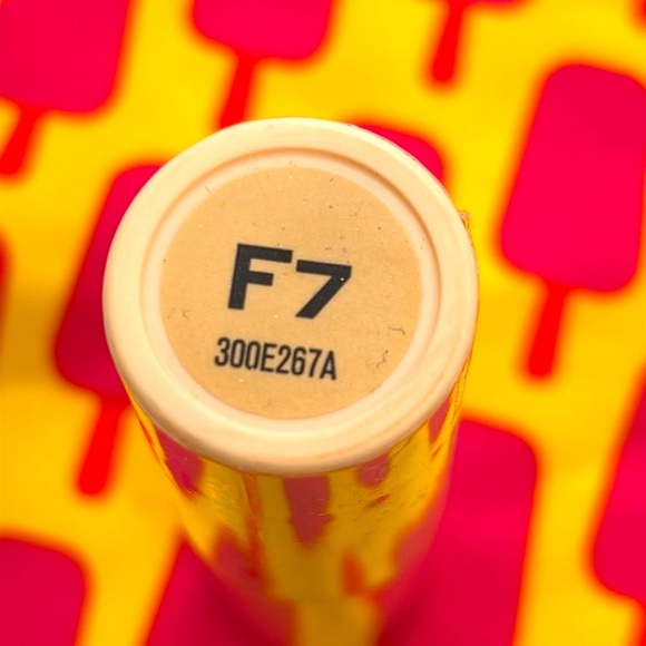 Brand New Revolution Fast Base Stick Foundation F7 & Undereye Concealer Pen C0.5 - Picture 3 of 10